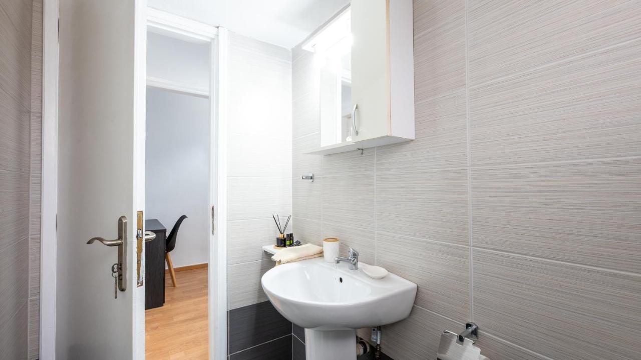 Aelia Apartment Артемида Екстериор снимка